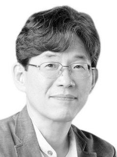 [박상준의 스토리 오브 스토리 .38·] 하인리히 뵐의 소설을 통해 확인하는 언어 찾기의 필요성