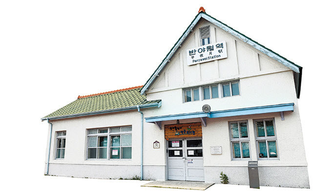 [위클리포유 커버스토리] 기찻길옆 추억…폐역의 재탄생(2)
