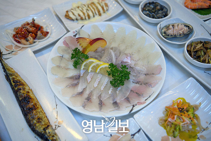 [스토리텔링 2020] 포항 12경 둘레 맛 기행 생선회부터 대게까지 해산물의 모든 것 맛있는 포항 33