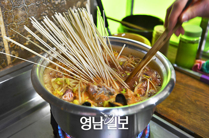 [스토리텔링 2020] 포항 12경 둘레 맛 기행 바다내음 가득한 모리국수 전문점 혜원식당