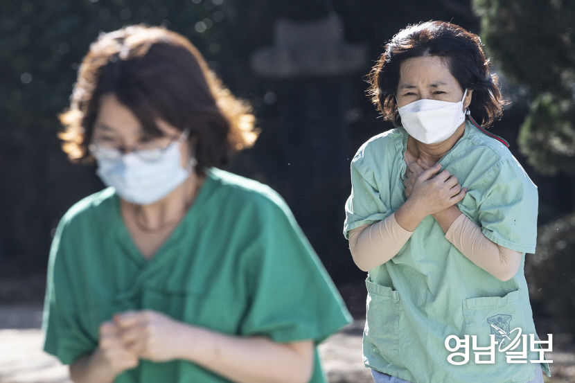 [포토뉴스] 계명대 동산병원 코로나19 격리병동, 추위 뚫고 교대하는 의료진