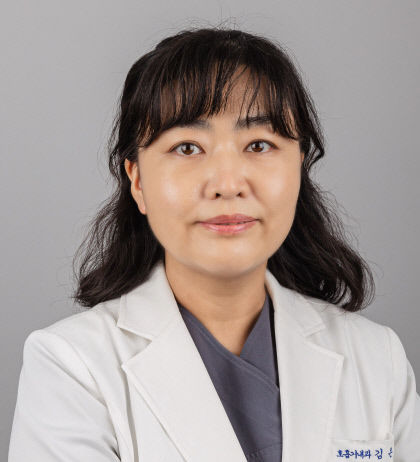 [전문의에게 듣는다] 만성 폐쇄성 폐질환 평지 걸어도 숨 차다면 금연 필수…폐기능 빠른 저하 막을 수 있어