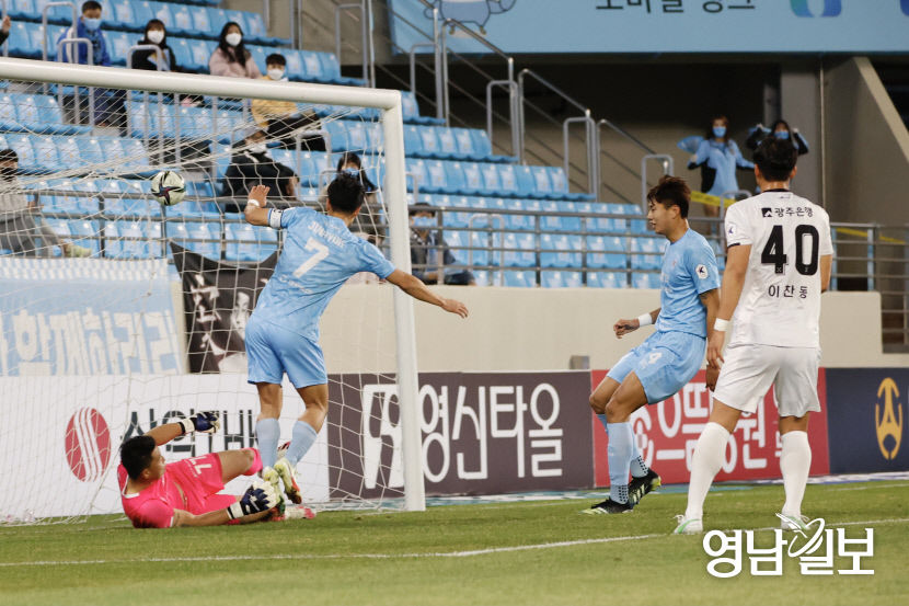 광주에 1-4 역전패한 대구FC...리그 2연패 수렁