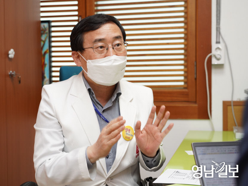 김신우 대구시 감염병관리지원단장 내년 초에나 마스크 벗을 수 있을 것