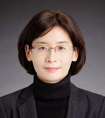 [전문의에게 듣는다] 골다공증 칼슘 풍부한 음식 먹고 야외서 운동을