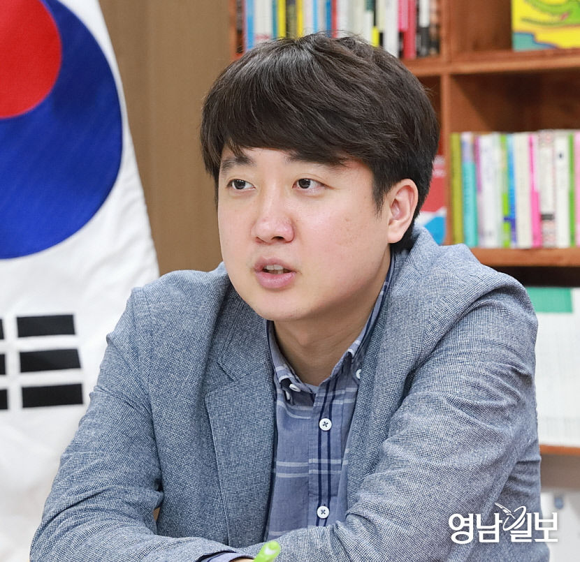 êµ­ë¯¼ì˜íž˜ ë‹¹ëŒ€í'œ ì¶œë§ˆ ì„ ì–¸ ì´ì¤€ì„ ì „ ìµœê³ ìœ„ì› ì œê°€ ë³´ìˆ˜ì˜ ì‹¬ìž¥ë¶€ ëŒ€êµ¬ì—ì„œ ì´ë³€ì„ ë§Œë