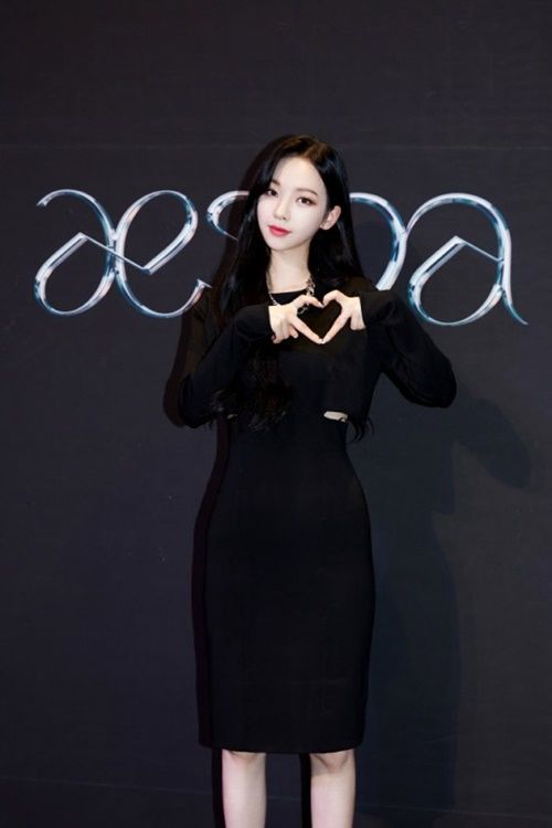 “걸그룹 개인 6월 브랜드평판 1위 에스파 카리나, 2위 블랙핑크 제니, 3위 오마이걸 아린, 4위 에스파 윈터, 5위 에스파 지젤”