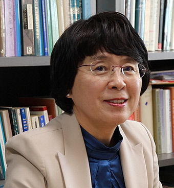 경북대 인문학술원과 함께하는 [다시읽는 고전명작] 대니엘 디포의 로빈슨 크루소...총·칼 무기삼아 원주민 착취, 자신만의 왕국 지배욕망 드러내