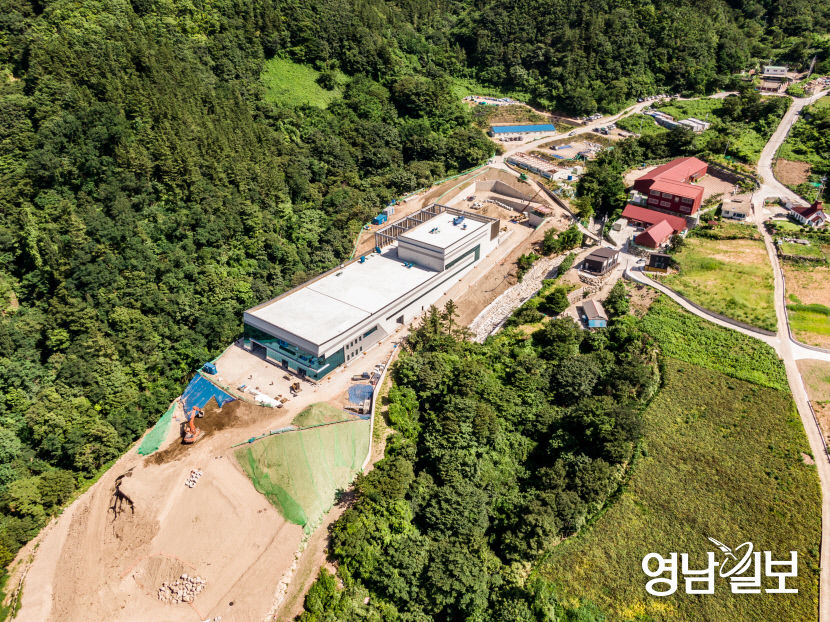 [울릉도 독도 파노라마(10)]  나리분지 땅속 전체가 큰 물탱크 역할...울릉도 전역 용출 소 통해 청정 암반수 공급