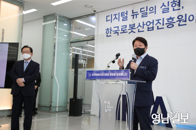 6411EAB5-DC31-421D-99FC-D682914EC372