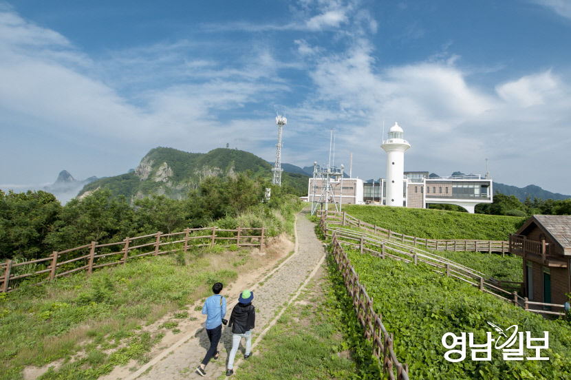 [울릉도 독도 파노라마(11)] 바람을 기다리며 배를 매어 놓았던 바위 대한민국 10대 비경 대풍감