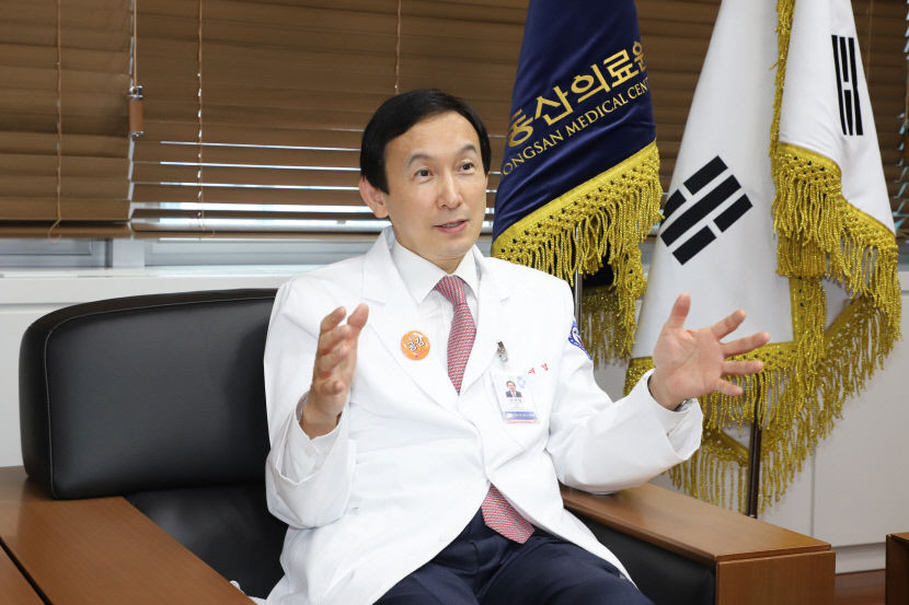 이세엽 계명대 동산의료원장 비수도권 첫 양성자 암치료기 도입...2025년부터 본격 가동