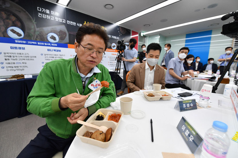 [대구경북 신산업이 뛴다 .2] 식용곤충...경북도 사육농가수 전국 2위, 작년 판매액만 70억원대 돌파