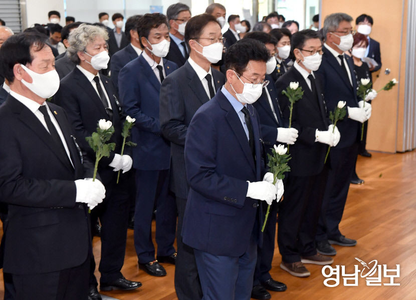 이철우 도지사 등 경북 기관장, 경북도청 동락관 노태우 국가장 분향소서 조문