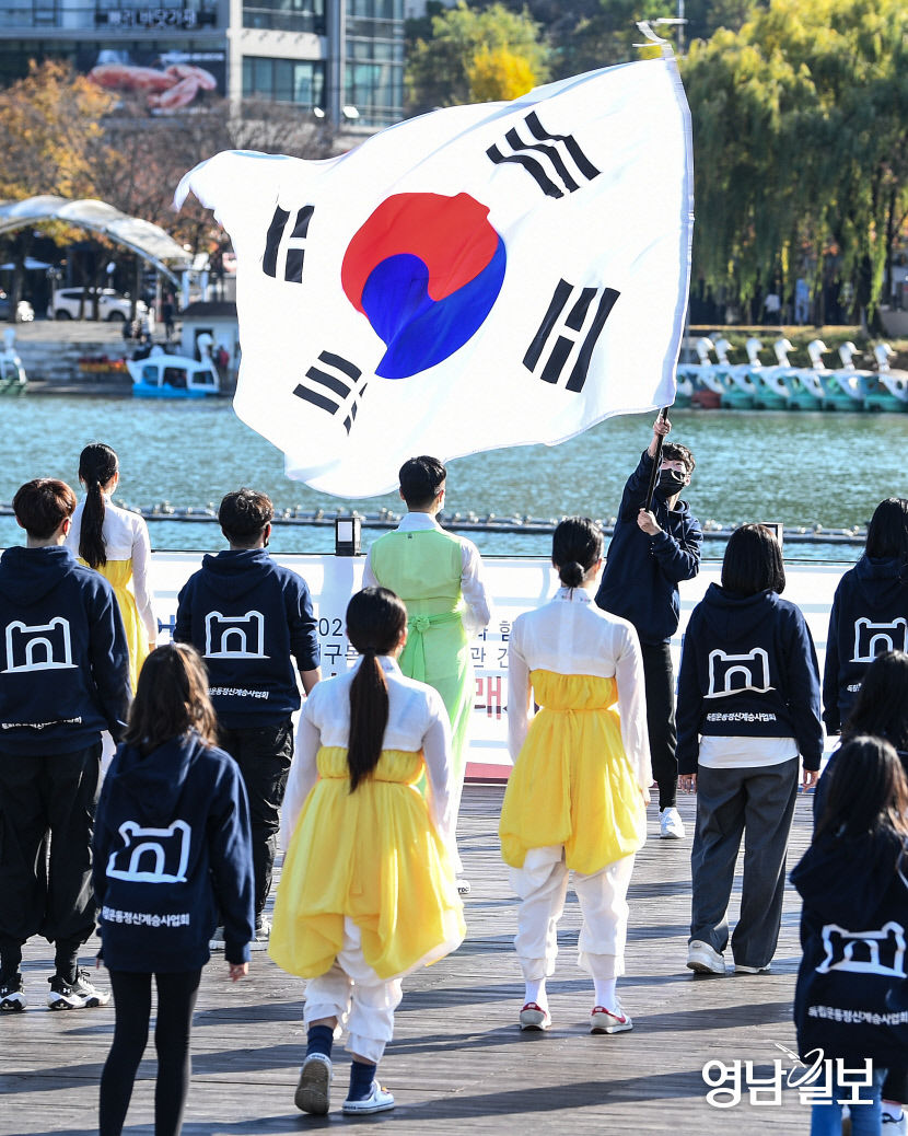 2021111301000547800015901