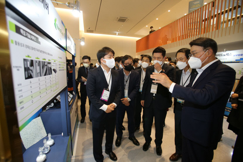 10주년_나노에버_비즈데이