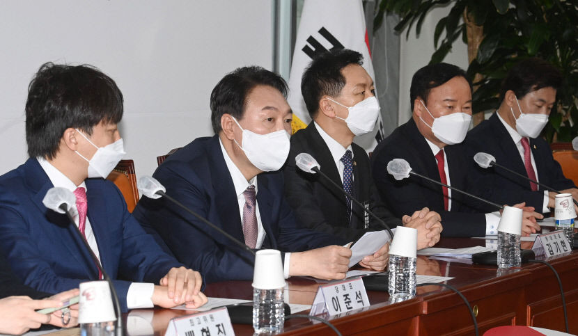 2021112501000810800032111