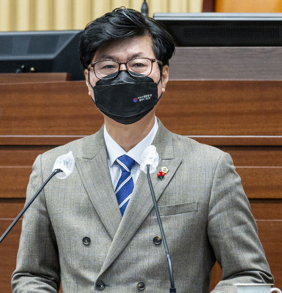 2022021401000372700015403