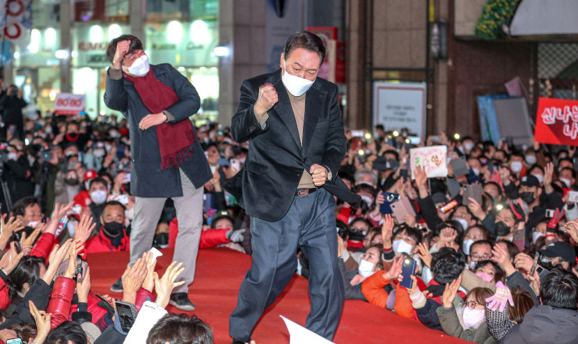 2022021901000527300022031