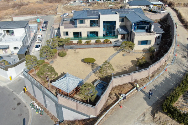 2022030101000035300000781