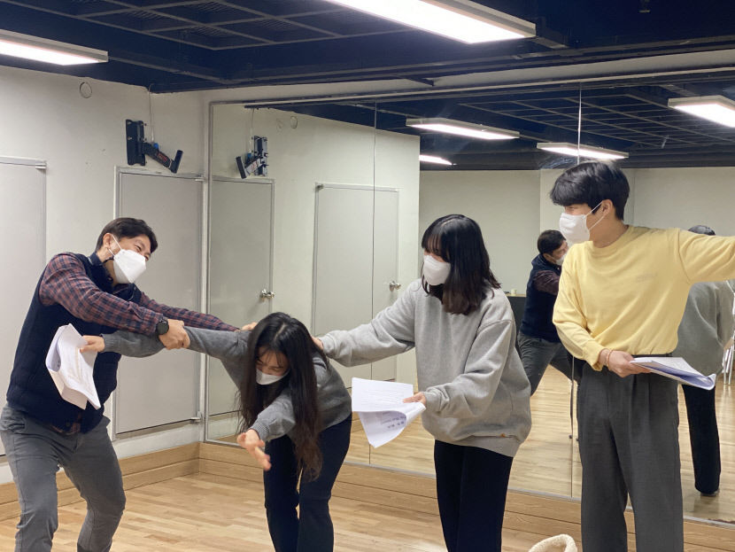 [미리보는 더파란연극제](상) 극단 폼 물고기 남자와 극단 하루 블루하츠