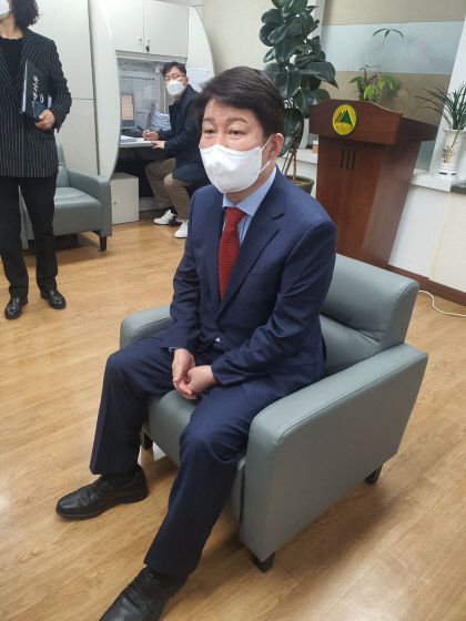 3선 불출마 권영진 당분간 쉬면서, 편찮으신 어머니께 효도하고 싶다