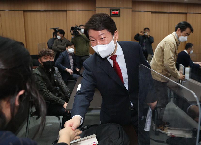 불출마 권영진 대구시장, 향후 행보 두고 설왕설래
