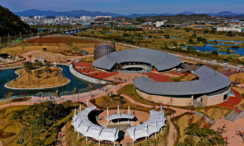 [영천 가볼만한 곳] 영천 화랑설화마을선 신화랑우주관·4D 돔영상관·국궁 등 체험