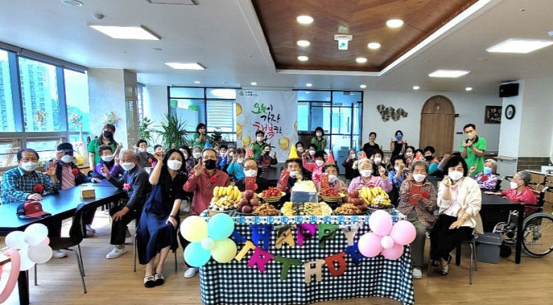 수목원노인복지센터 어버이날 감사 행사
