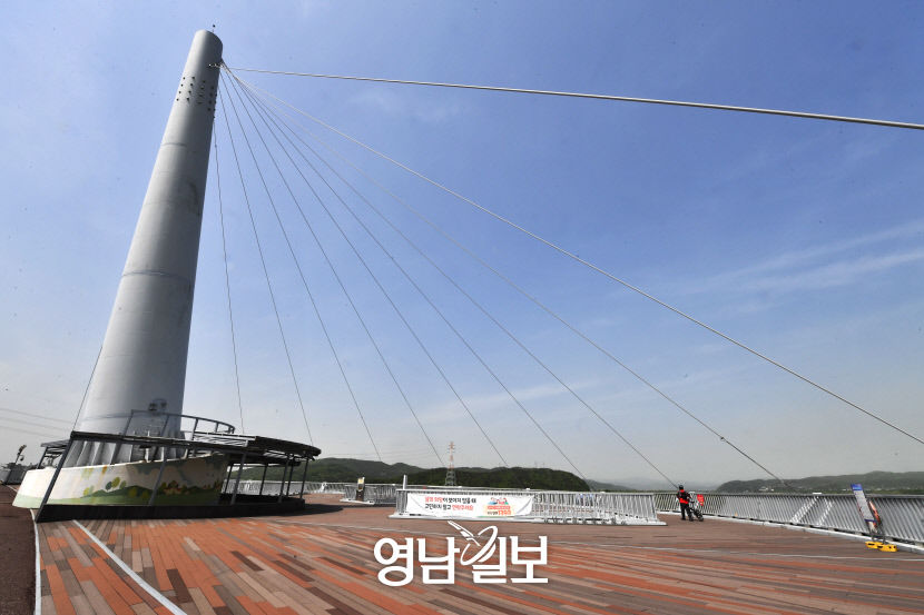 [달성 12경, 색다른 매력에 빠지다] (6) 물 문화 상징 건축물 디아크, 바닷속 고래가 튀어오르는 듯…자연과 건축이 만나 예술이 되다