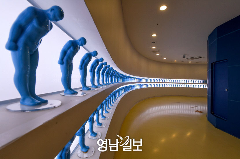 [달성 12경, 색다른 매력에 빠지다] (6) 물 문화 상징 건축물 디아크, 바닷속 고래가 튀어오르는 듯…자연과 건축이 만나 예술이 되다