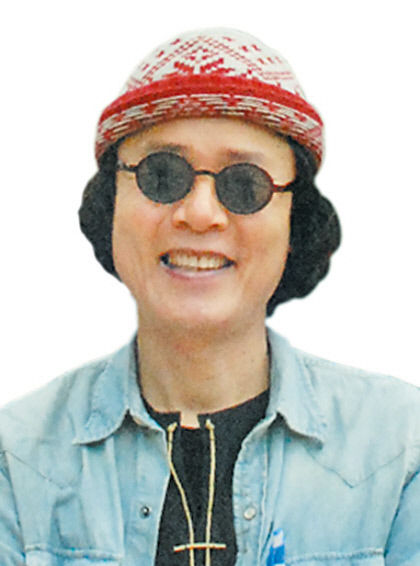 [이춘호기자의 뮤직로드] 통기타 가수 시기동 뇌출혈·실명 절망의 나날 아내 헌신으로 기사회생 노래·통기타는 나의 구원