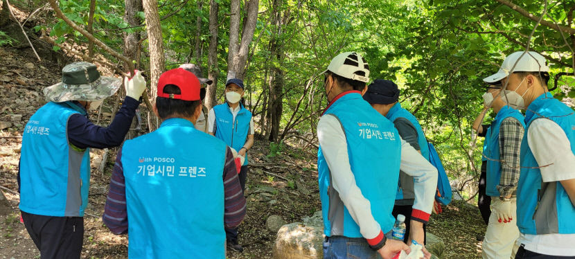 포스코·협력기업, 울진 산불 피해지역서 산양 구호 나서