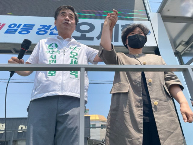낮 최고 34℃ 보다 뜨거운 경산시장 선거전…또 5일장서 맞대결