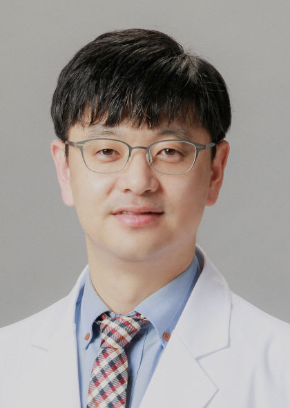 [전문의에게 듣는다] 고환 질환…젊은 남성 위협 고환암…주기적 자가진단 필수