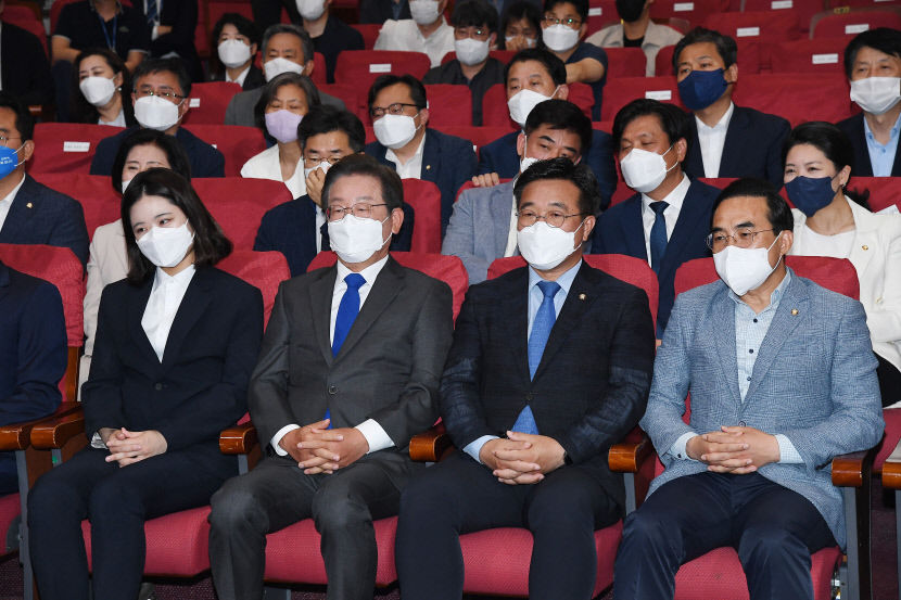 4년 만에 운명 바뀐 국힘과 민주...尹 국정운영 동력 장착