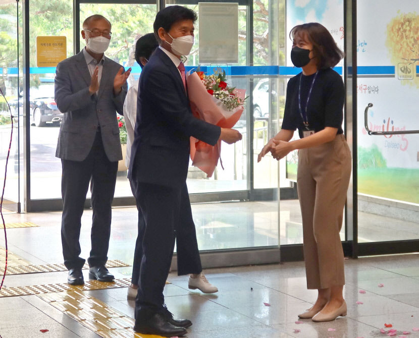 재임 성공 구청장들, 2일 다시 출근…인수위는 동구·달성군만 꾸려