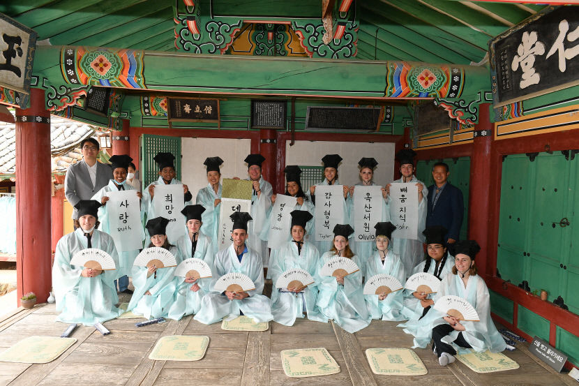 경주서 美 덴버대 학생들 전통문화 체험…8년째 한국 방문