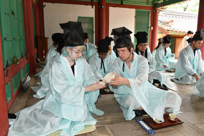 경주서 美 덴버대 학생들 전통문화 체험…8년째 한국 방문