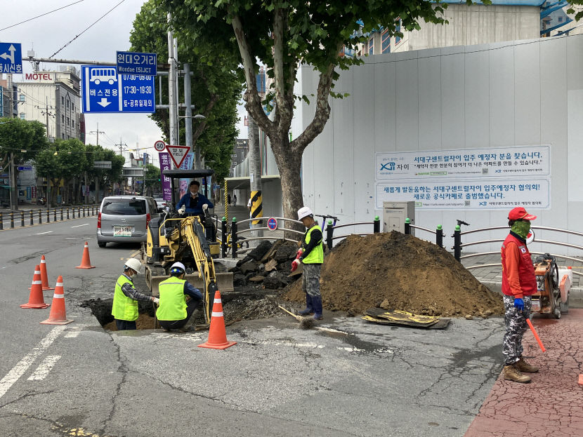 [포토뉴스] 새벽시간대 대구 원대오거리서 상수도관 파열로 도로 침수