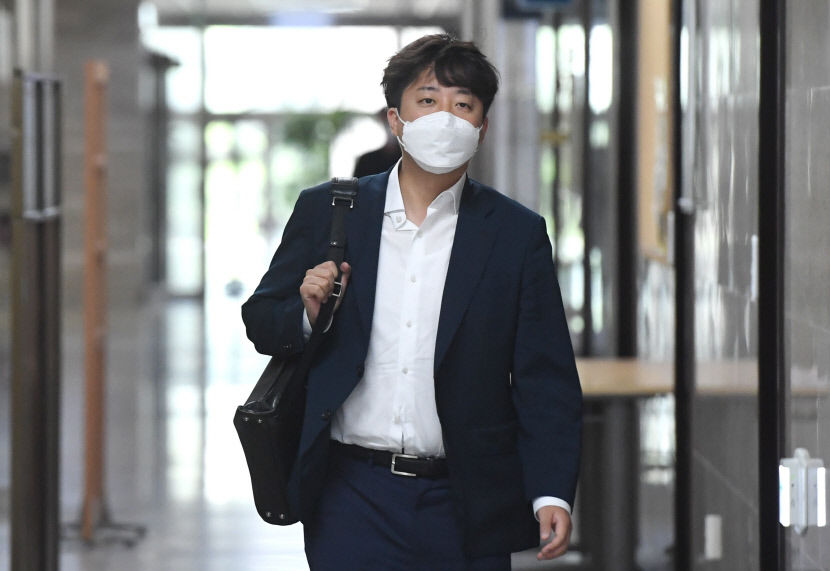 이준석, 안철수 향해 재고 요청에 희한한 답변… 혁신위 어디가 사조직 인가 반박