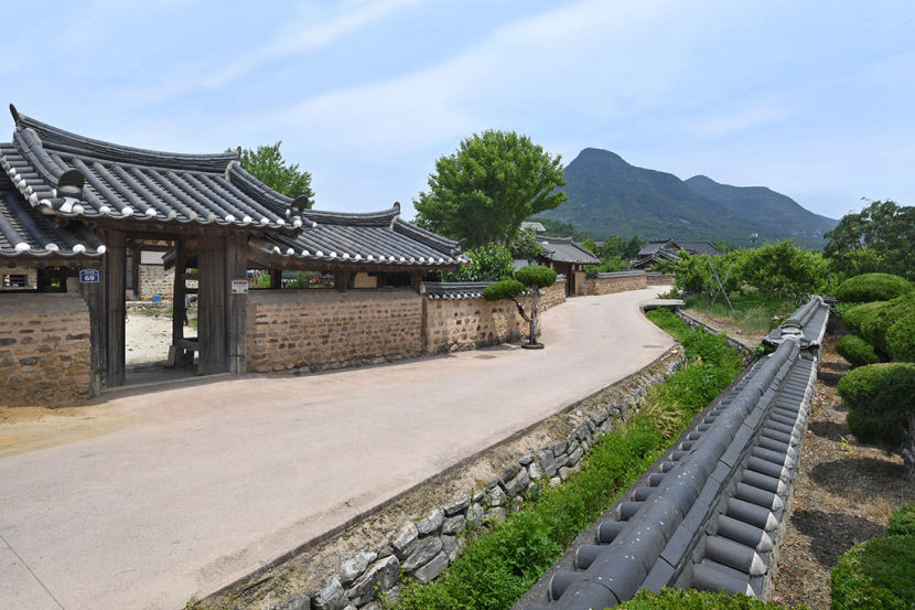 [고대국가 조문국으로 떠나는 의성 여행 .3  ] 금성면 산운마을, 수정 같은 계곡 아래 구름 감도는 마을…배산임수 명당에 수많은 애국지사 탄생