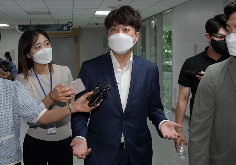국민의힘 이준석 대표 윤리위 징계 하루 앞두고 당내에서 갈등 자제 촉구