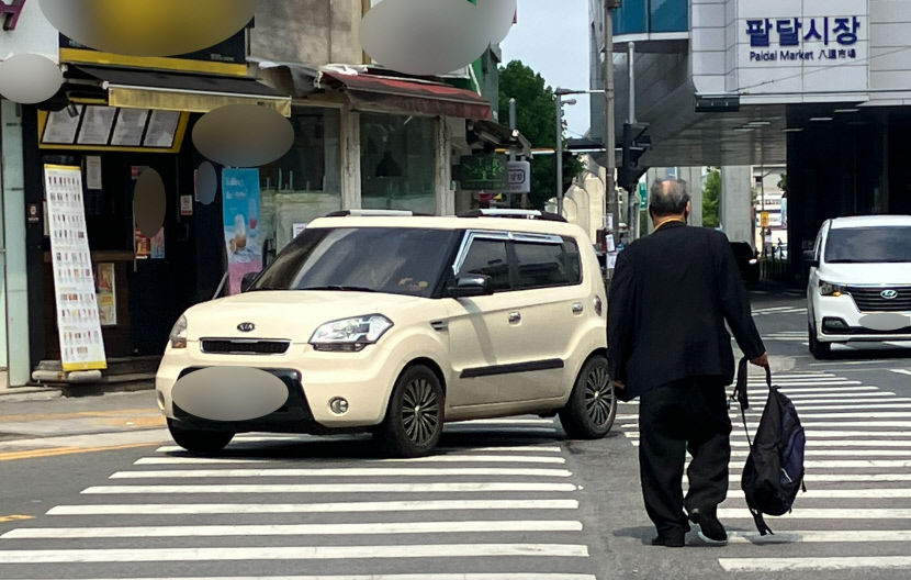 우회전 때 사람 보이면 무조건 스톱...차량 신호 우겨도 이젠 안통한다