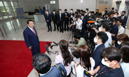 윤 대통령, 경찰 치안감 인사 번복 논란에 경찰 책임론 주장