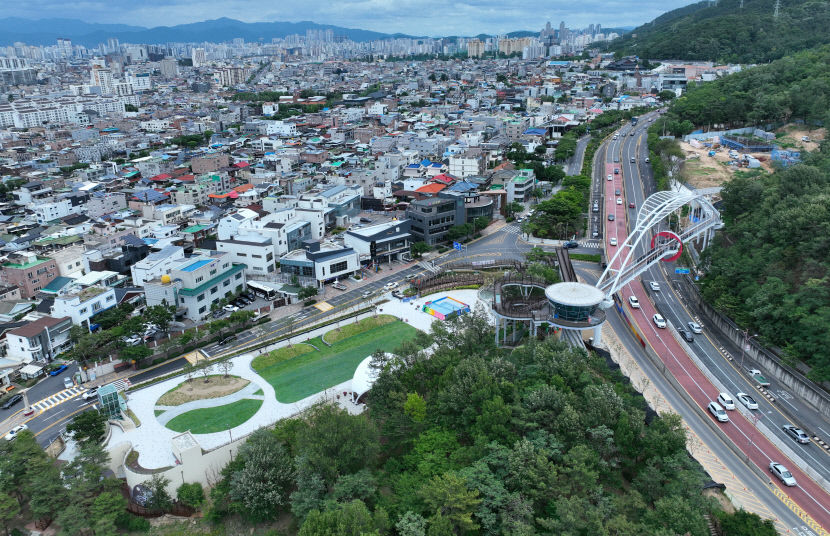 [포토뉴스] 개방 앞둔 대구 앞산빨래터공원과 앞산하늘다리