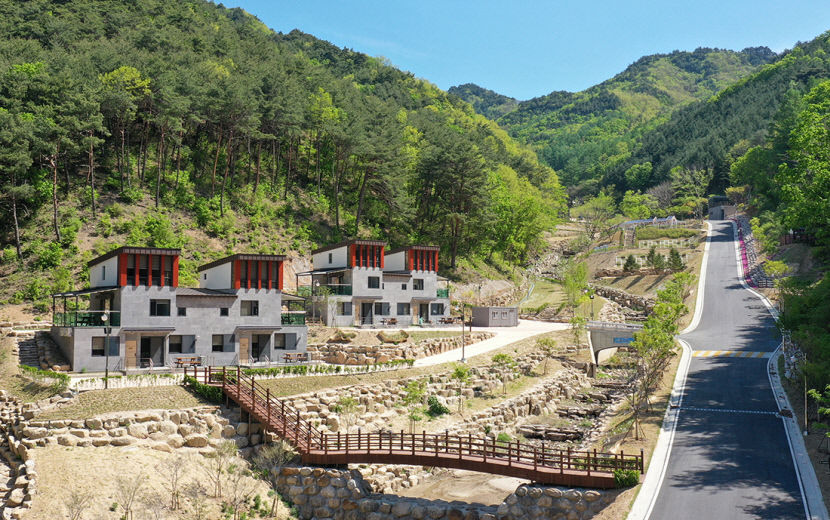 [봉화군 가볼만한 곳 - 힐링 여행] 물 얕아 안전한 석천계곡서 아이들과 함께 물장구 한 판, 수려한 뷰는 덤이죠