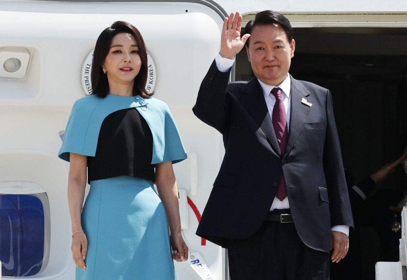 윤석열 대통령, 다자외교 데뷔전 마치고 오늘 귀국… 방산·원전 세일즈 주력