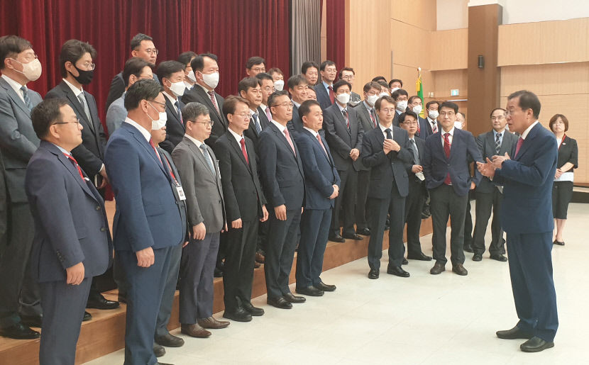 홍준표 대구시장 공무원은 봉사자...시민에게 갑질해선 안돼