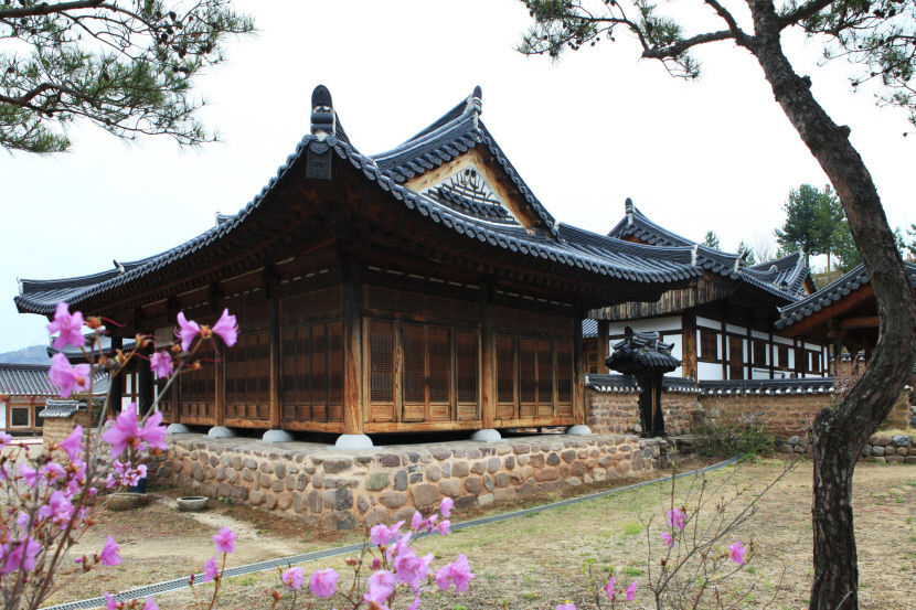 화재로 전소된 광산문학연구소, 작가 이문열의 작품연구와 문학도 양성 공간